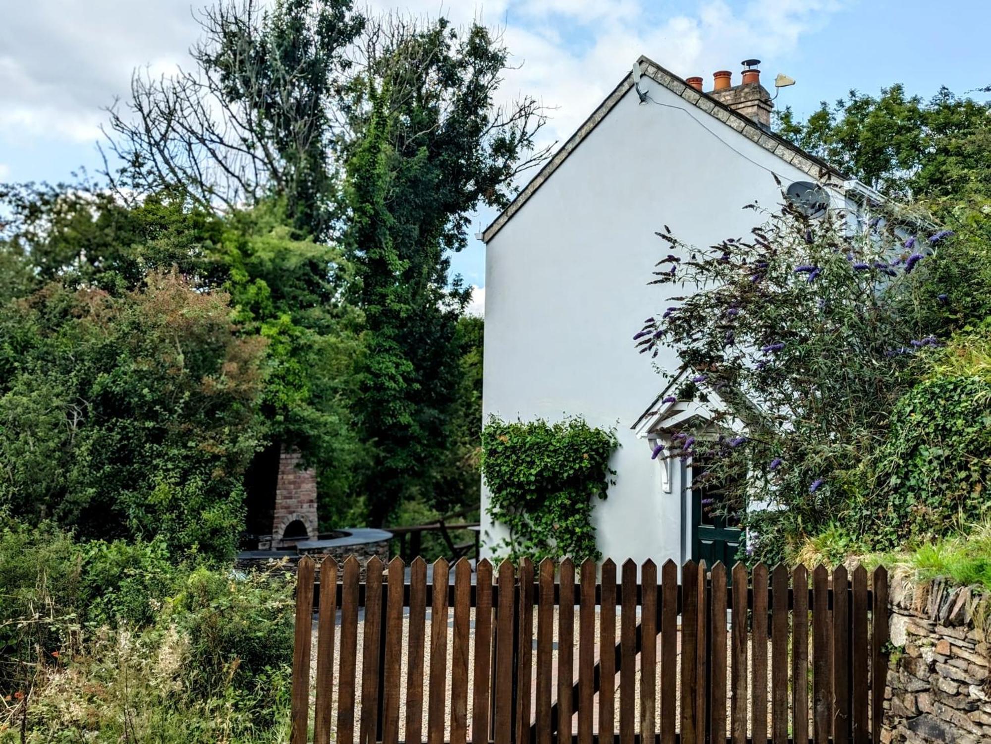 Romantic Secluded Hideaway Cottage In Cornwall ترورو المظهر الخارجي الصورة